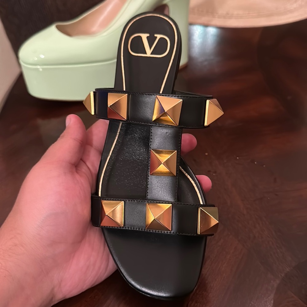 COPY - Valentino Slide Rockstud